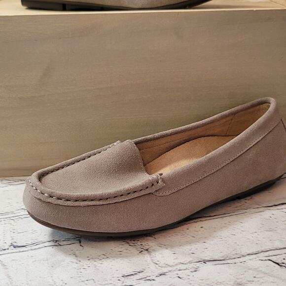 Vionic- Debbie Suede Loafer- Size 6- Gray in color - Picture 2 of 7